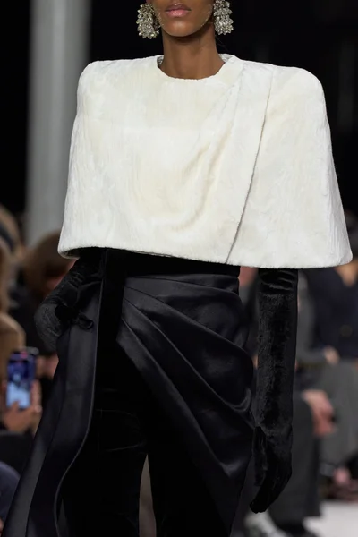 Look 23